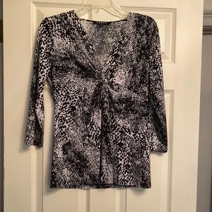3 quarter sleeve black and white print  top